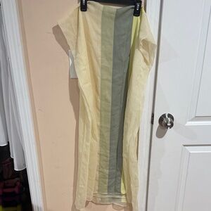 Elegant Yellow and Gray Scarf